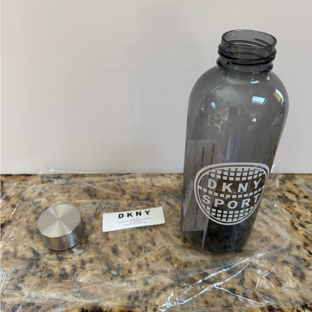 DKNY Sport Black and Silver Water Bottle: New - Picture 3 of 3